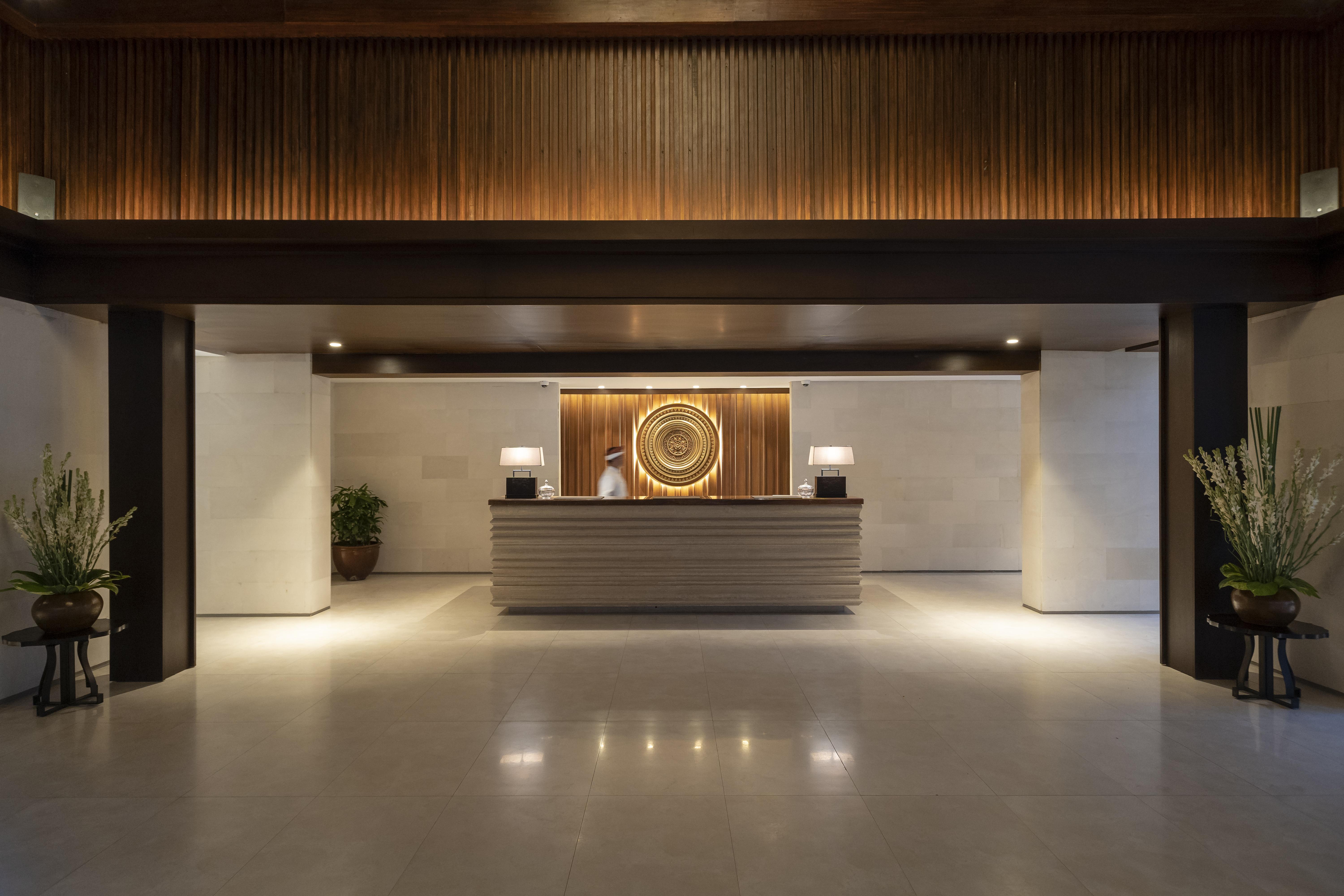 Ramayana Suites And Resort Кута Экстерьер фото The lobby of the hotel