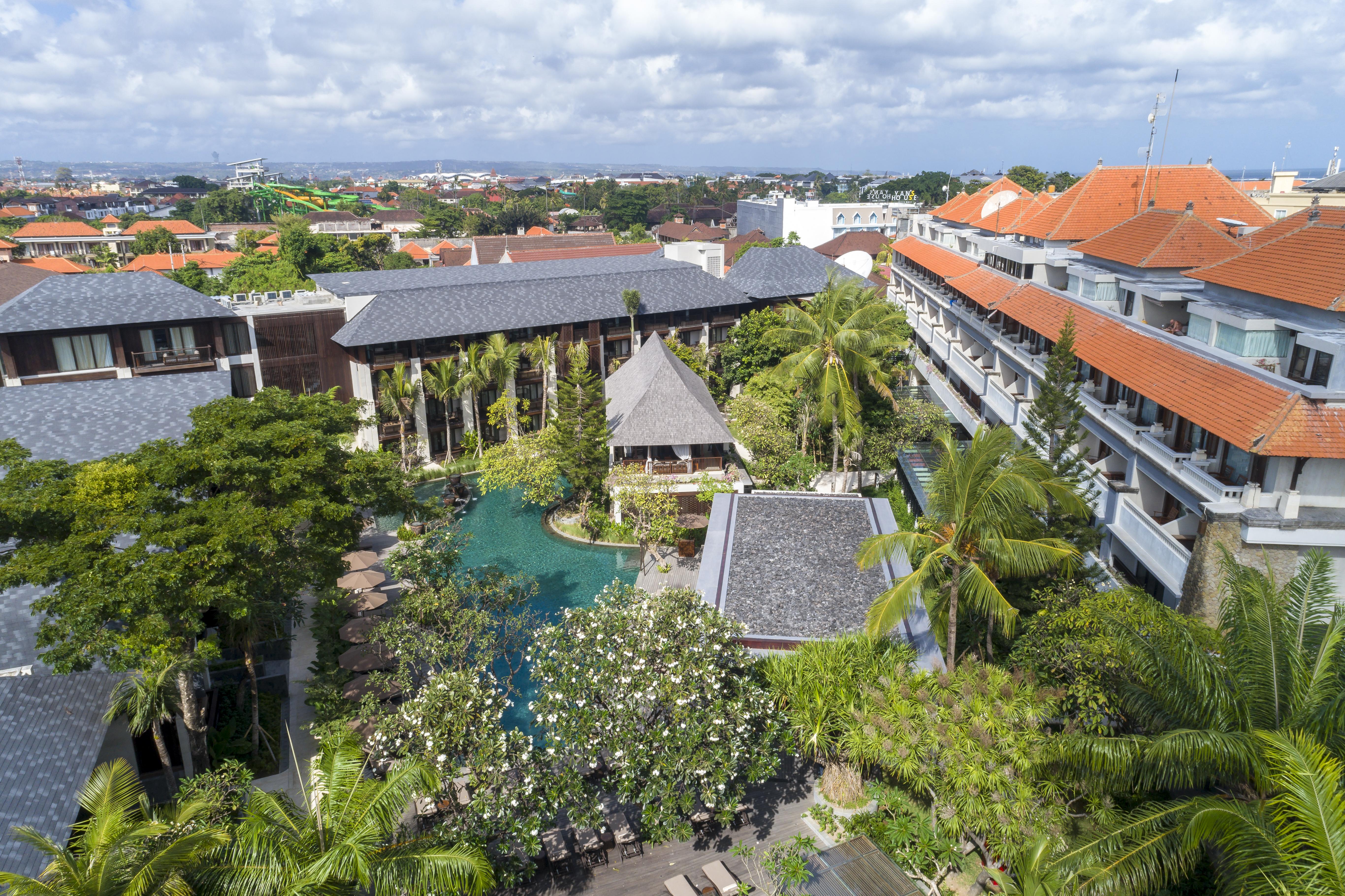 Ramayana Suites And Resort Кута Экстерьер фото The hotel's main pool