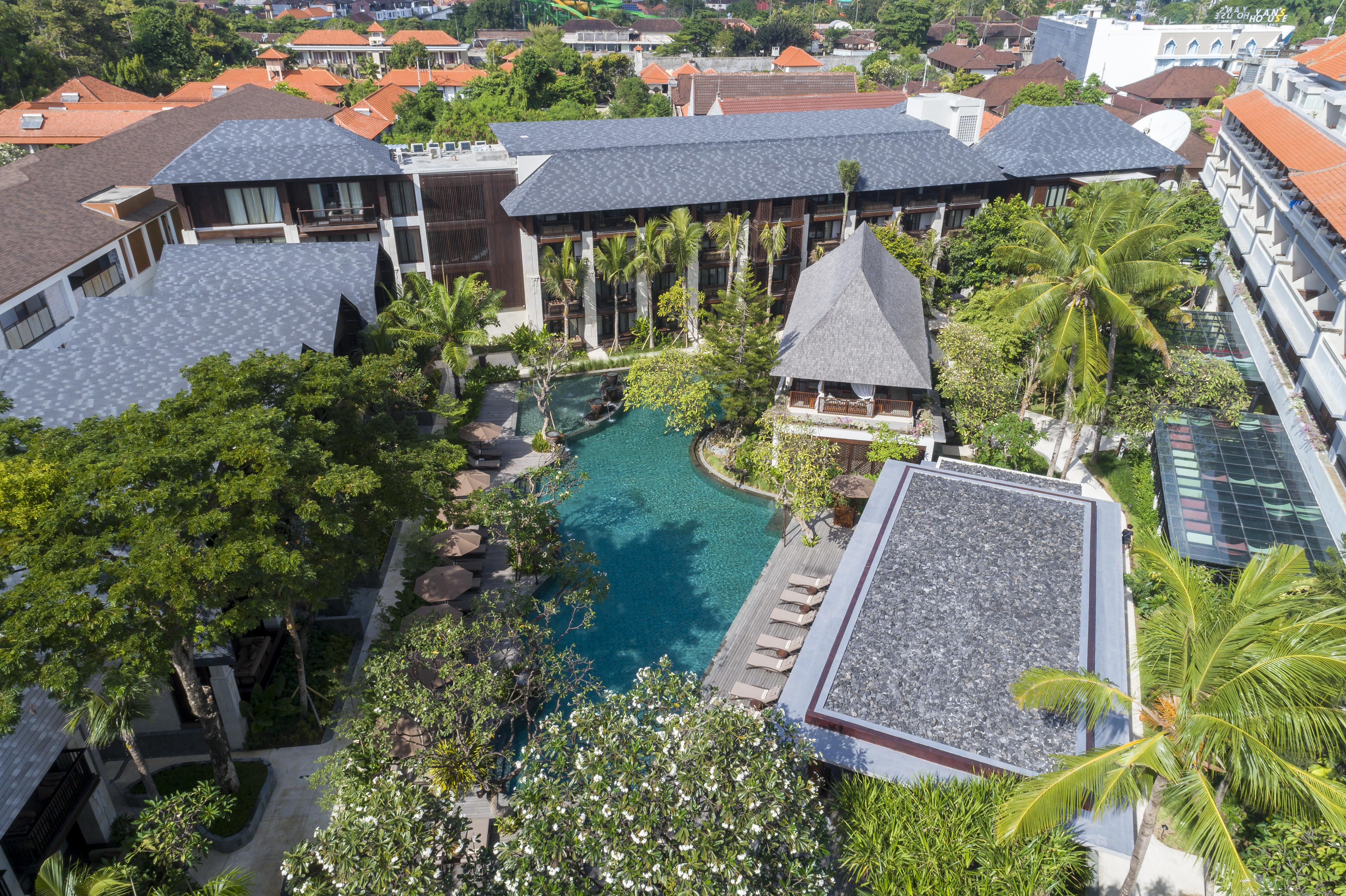Ramayana Suites And Resort Кута Экстерьер фото Aerial view of the hotel