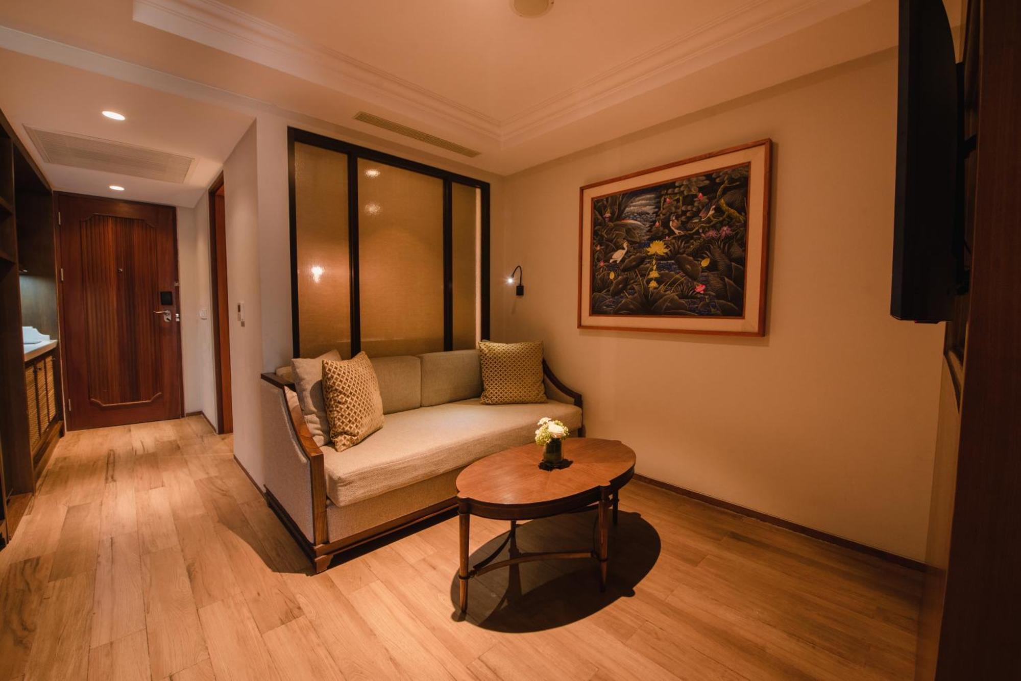 Ramayana Suites And Resort Кута Экстерьер фото A suite at the hotel