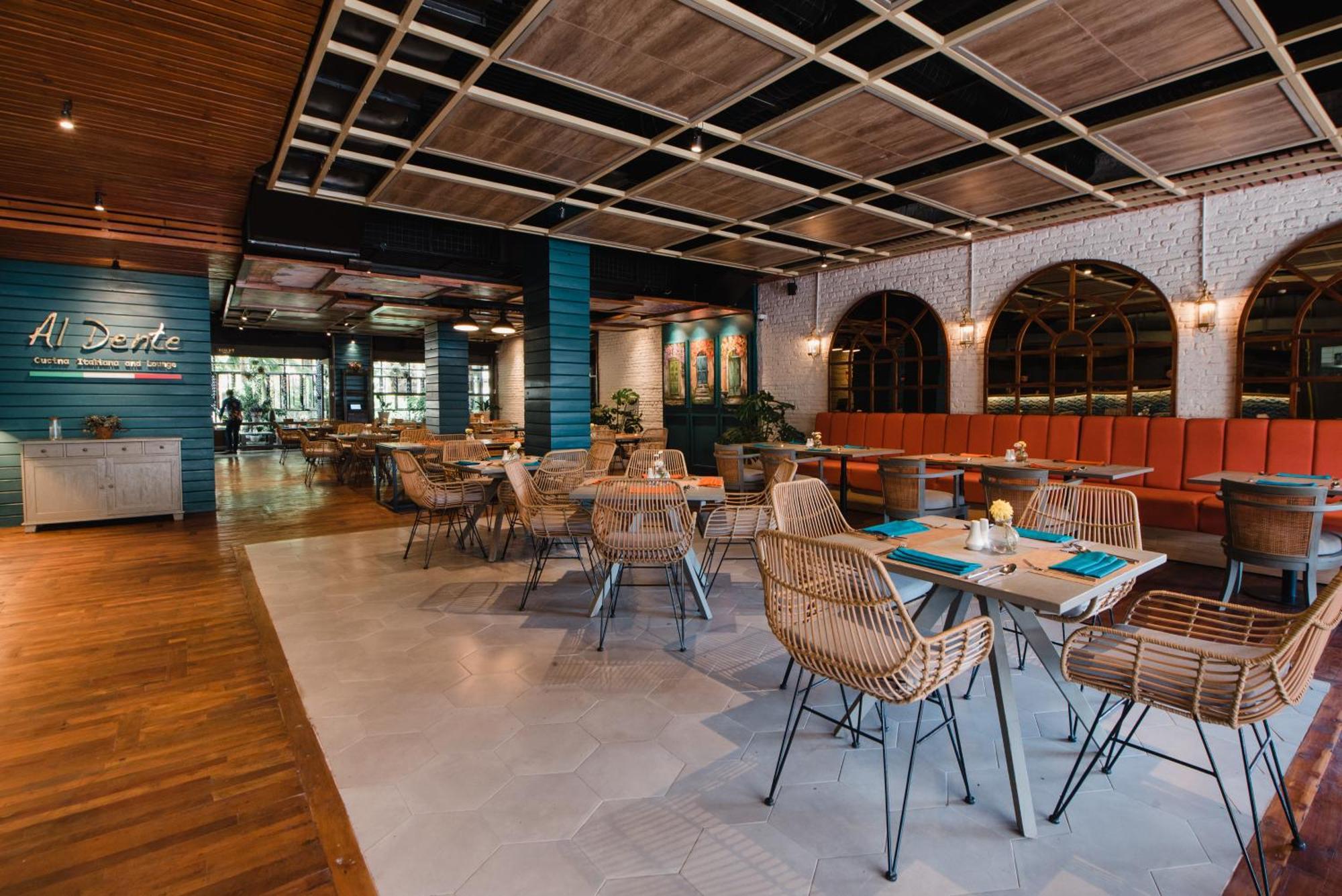 Ramayana Suites And Resort Кута Экстерьер фото The interior of the restaurant