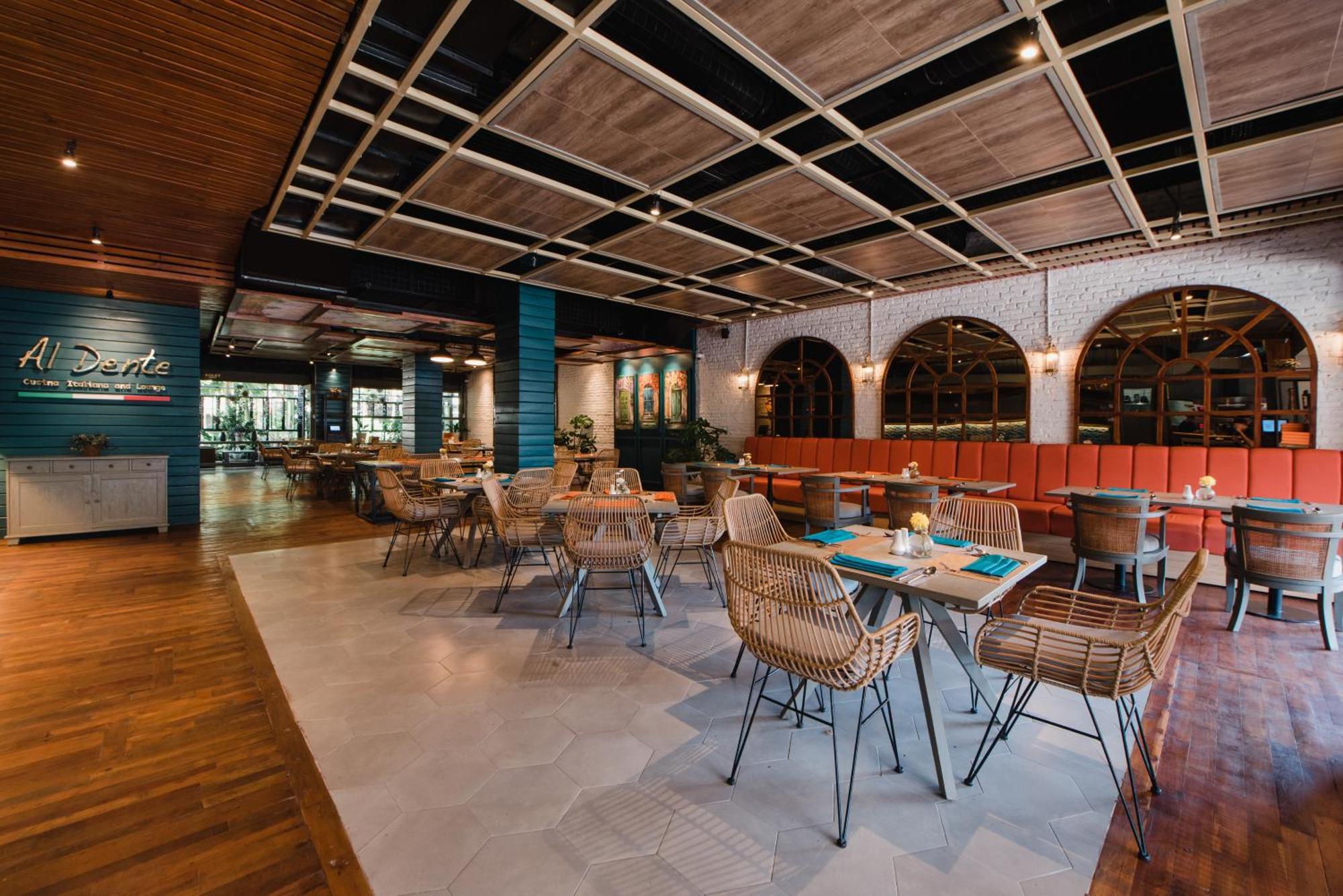 Ramayana Suites And Resort Кута Экстерьер фото The interior of the restaurant
