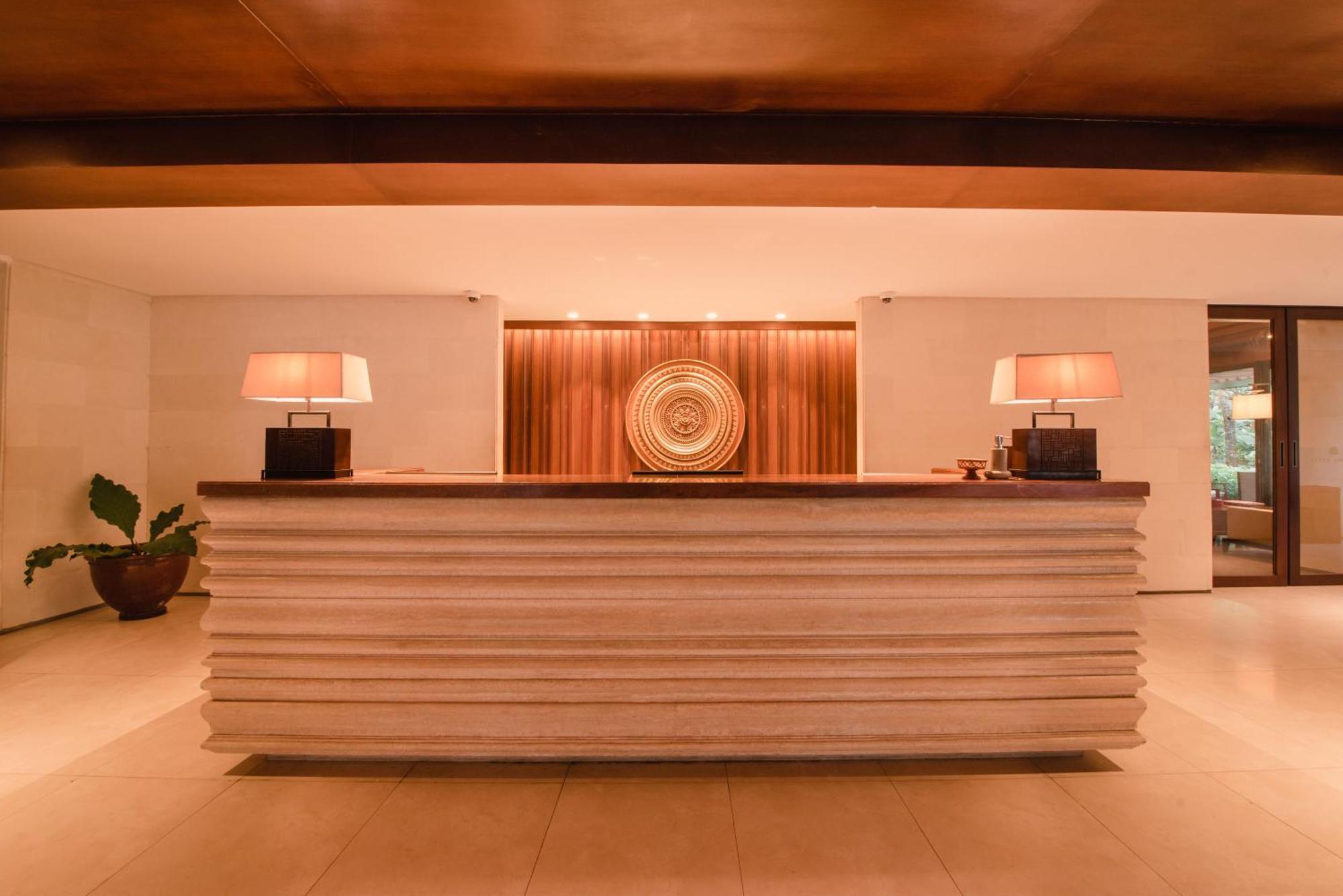 Ramayana Suites And Resort Кута Экстерьер фото The reception area of the hotel