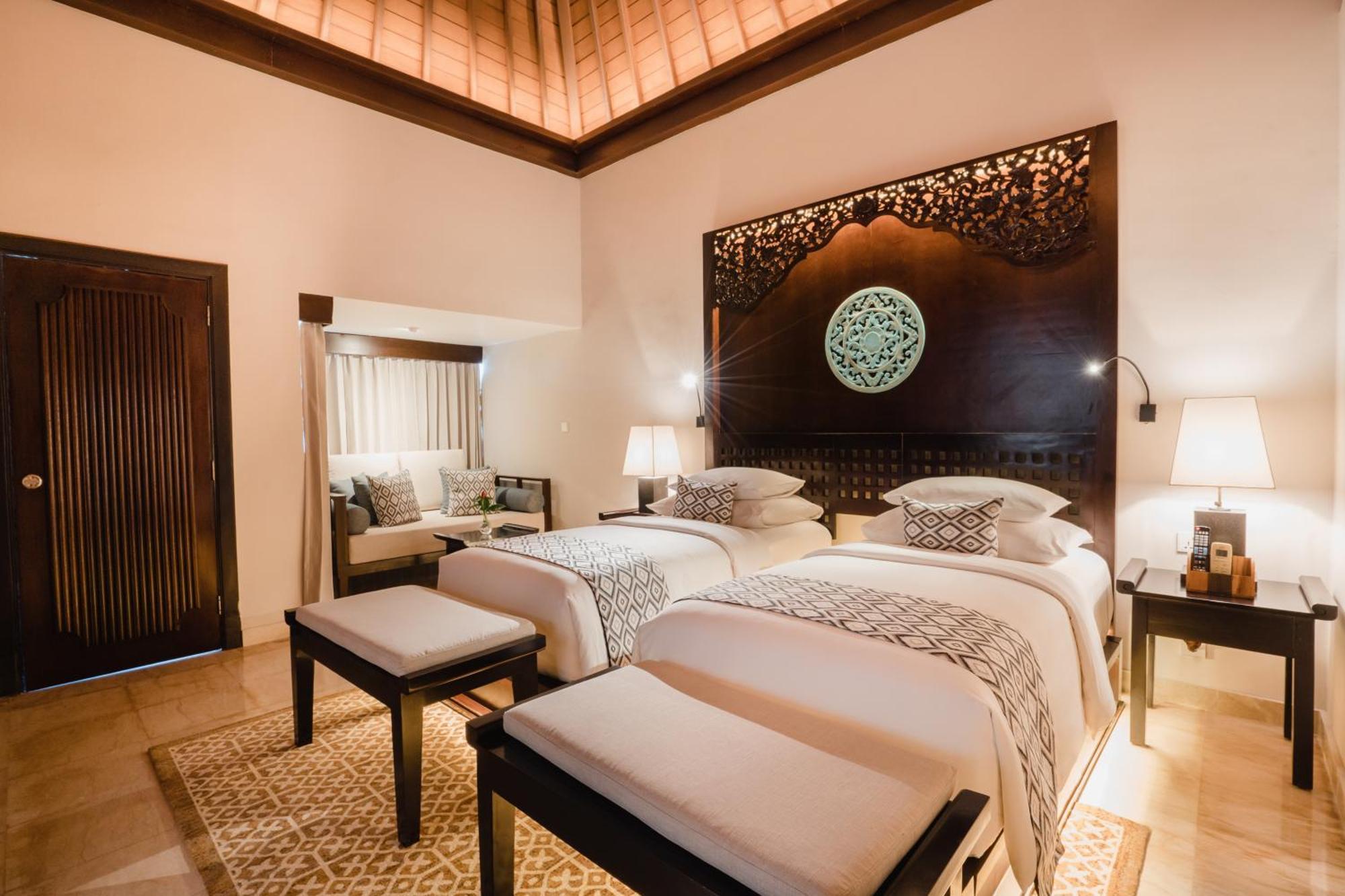 Ramayana Suites And Resort Кута Экстерьер фото A bedroom at the resort